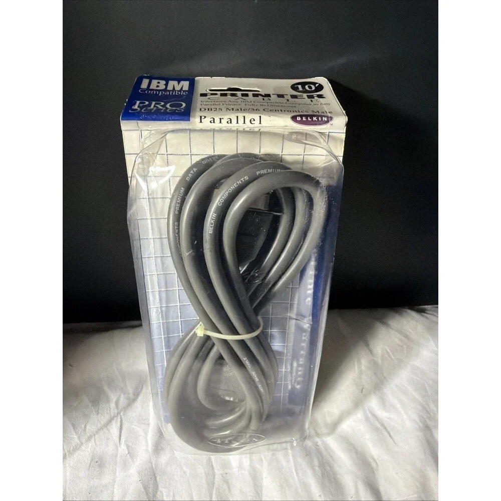 Belkin F2A032-10 computer cord- new in box